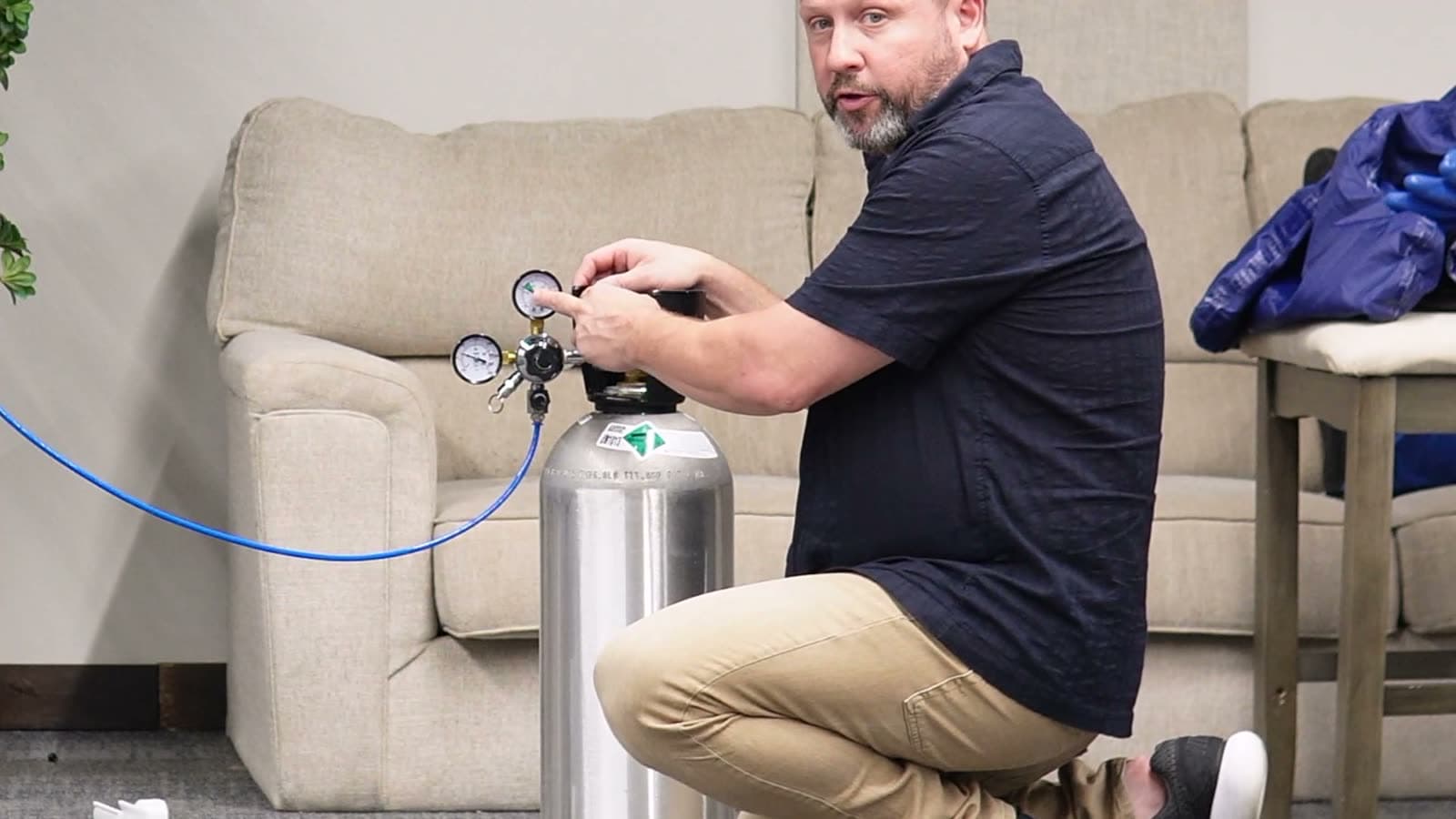 Setting the pressure to about 85 psi