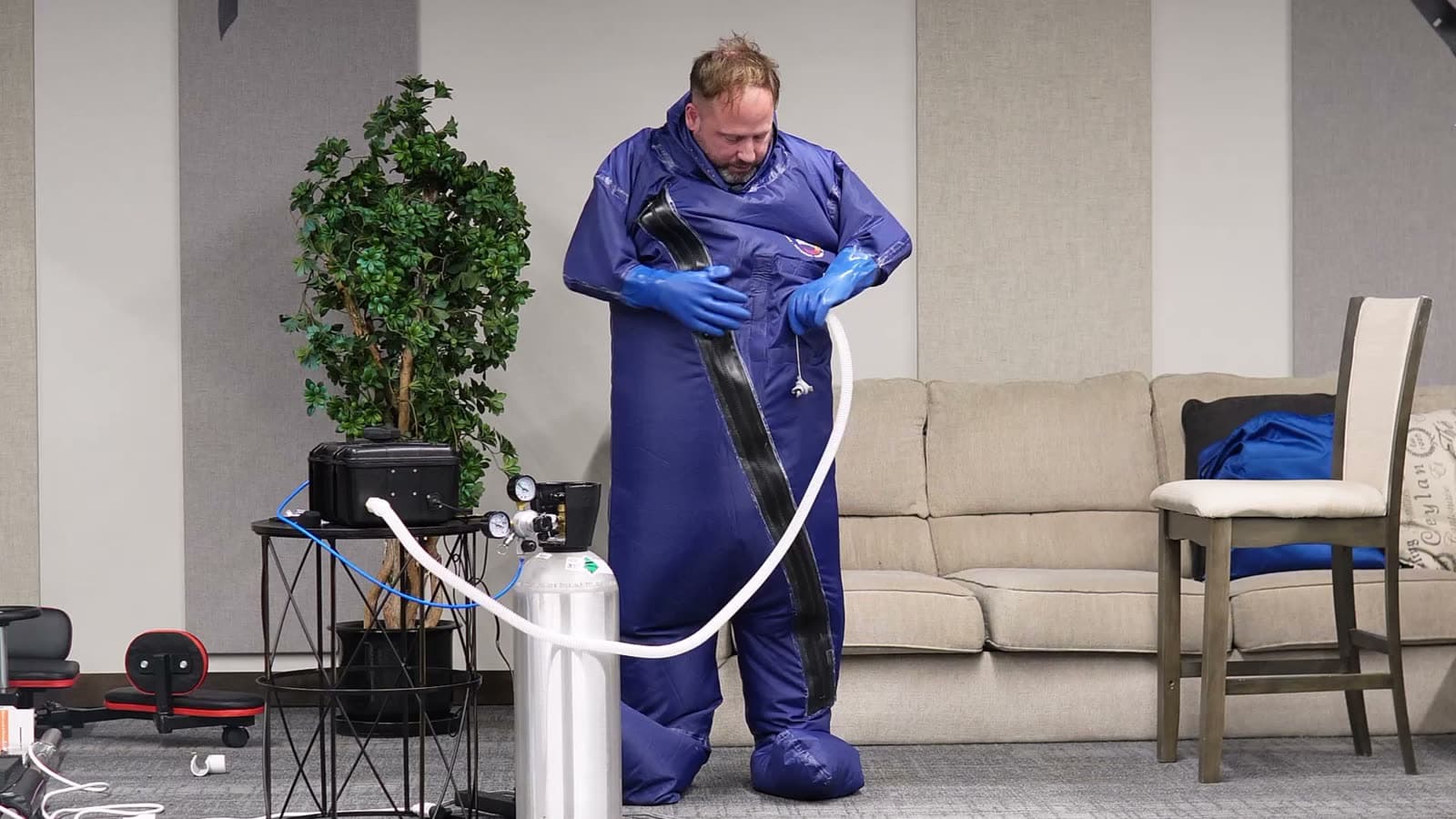 Disconnecting the white tube